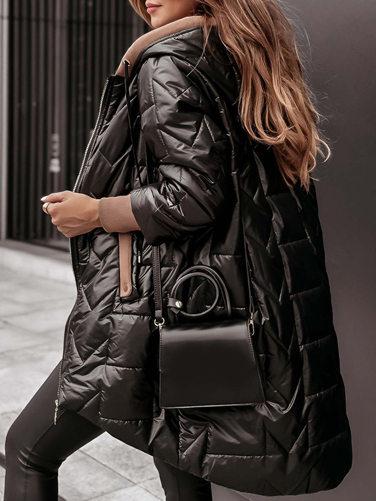 Finola | Elegancka kurtka z kapturem