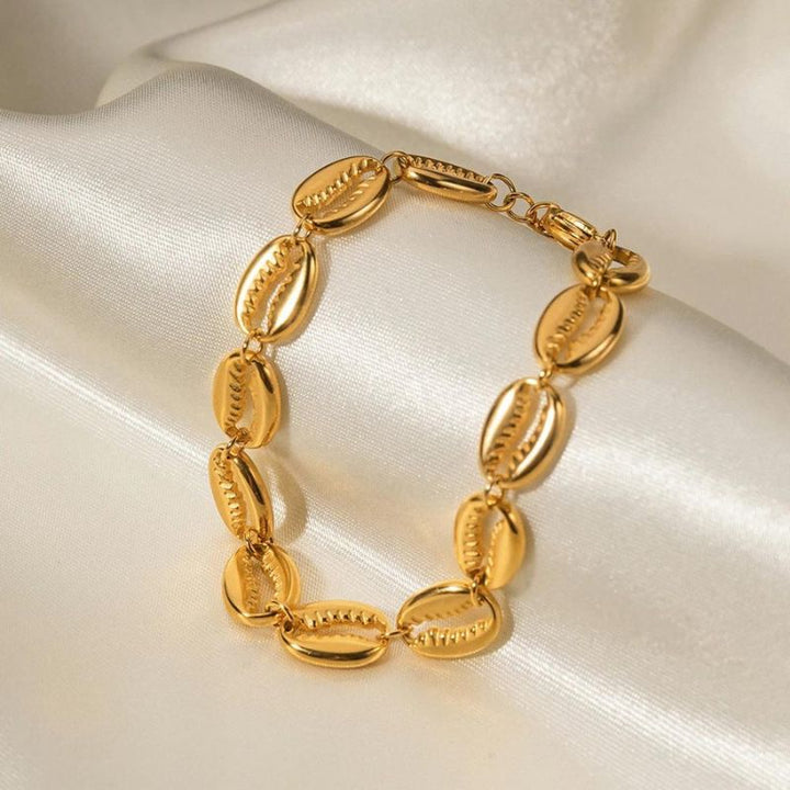 Janelle Shell Bracelet