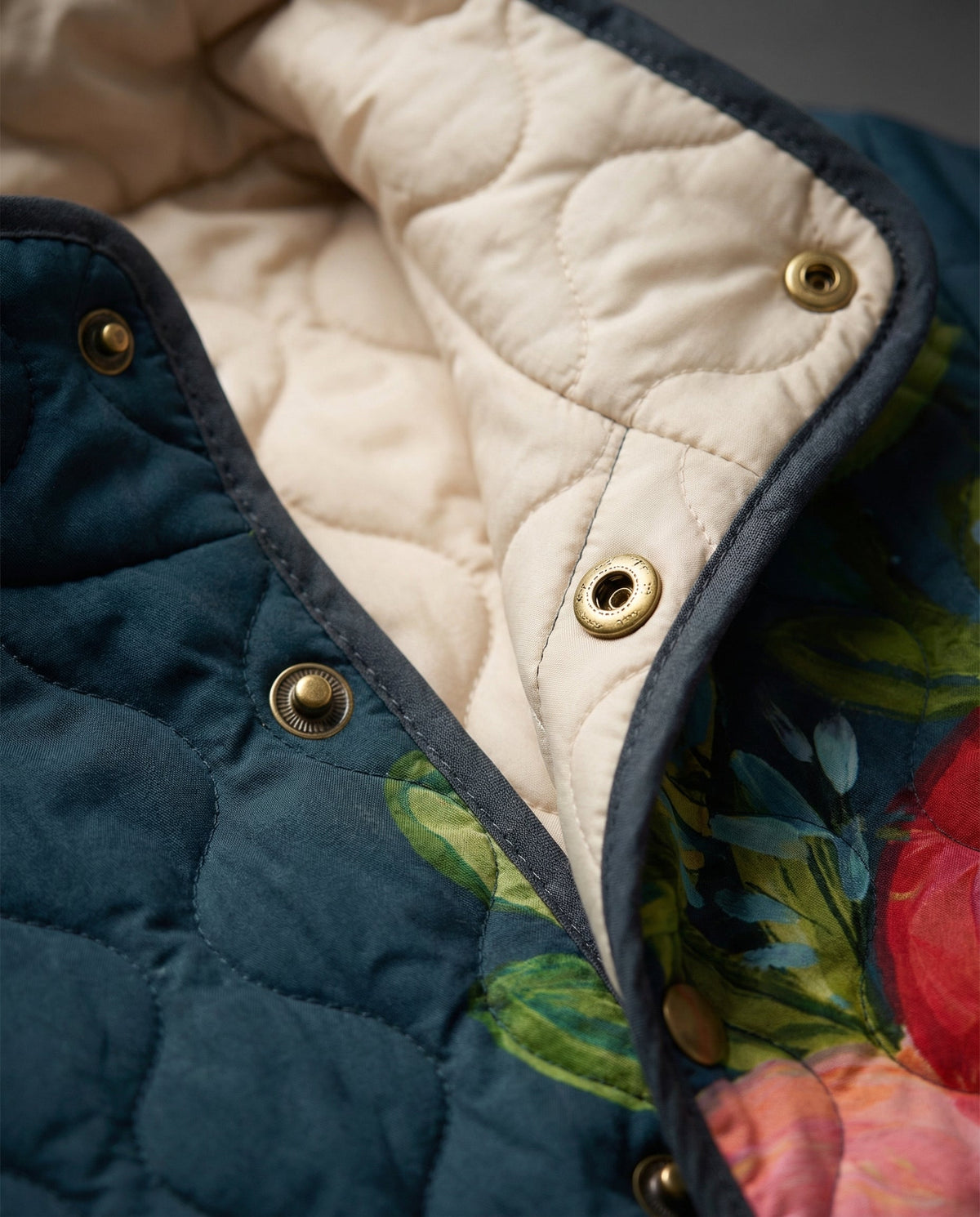 Thess – Pikowana kurtka w stylu vintage w kwiaty